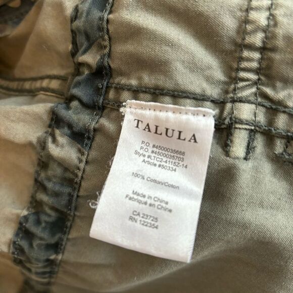 Talula Aritizia Cargo Military Trooper hooded Camo Women’s Jacket size Medium! - Picture 12 of 12